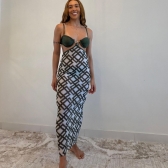 Kit Biquini e Saída Estampa Gráfica Detalhe Metal No Top - Verde