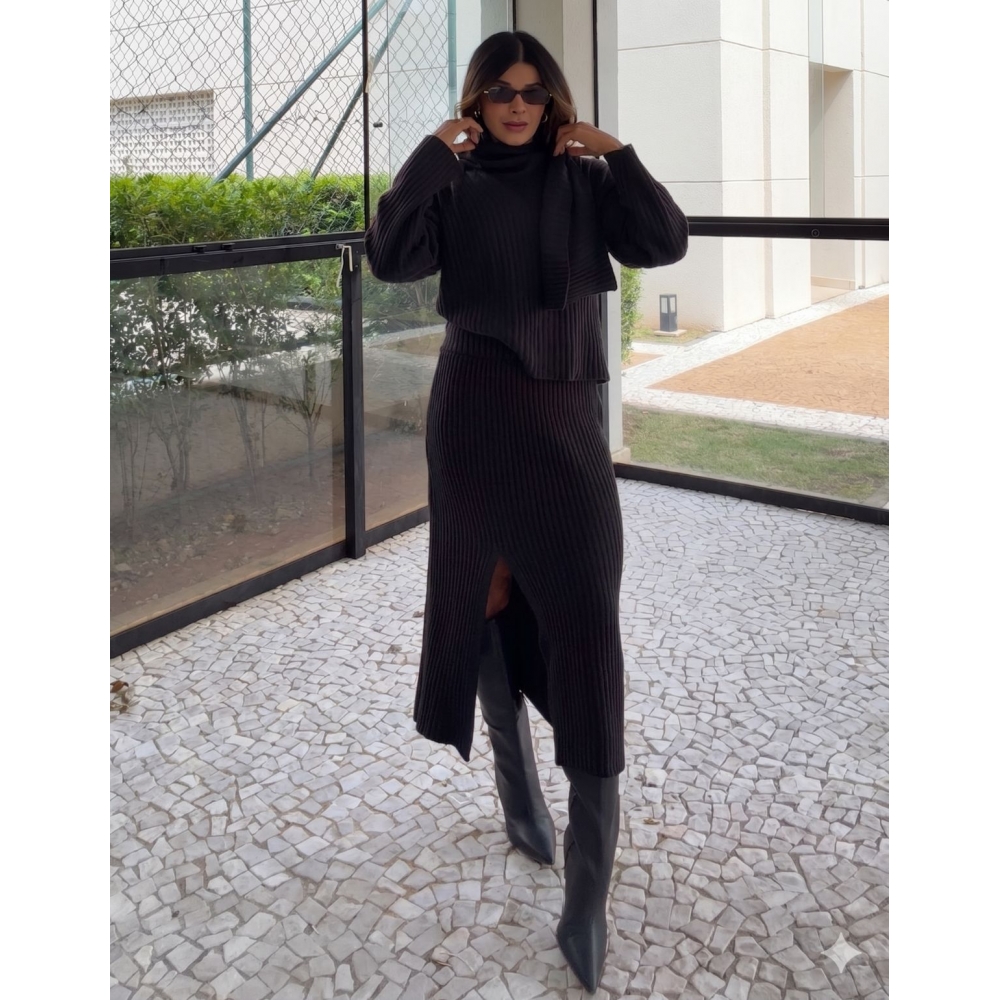 Conjunto Tricot Blusa com Cachecol Fixo Saia Midi com Fenda - Preto