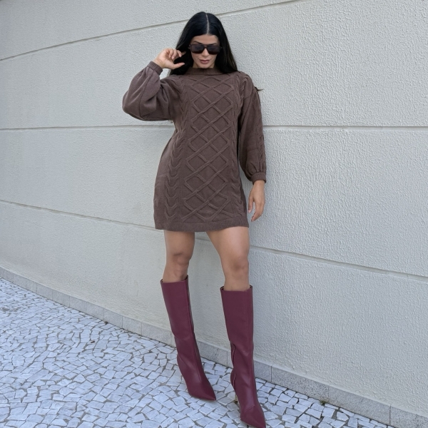 Vestido Curto Tricot Mousse com Trama Trancada e Manga Longa - Marrom Café