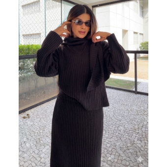 Conjunto Tricot Blusa com Cachecol Fixo Saia Midi com Fenda