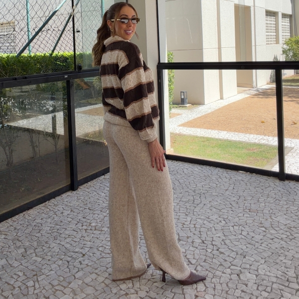 Conjunto Tricot Feminino Blusa Polo Listrada Zíper e Calça - Areia