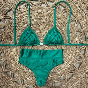 Biquíni Liso Cortininha Macramê Hot Pants