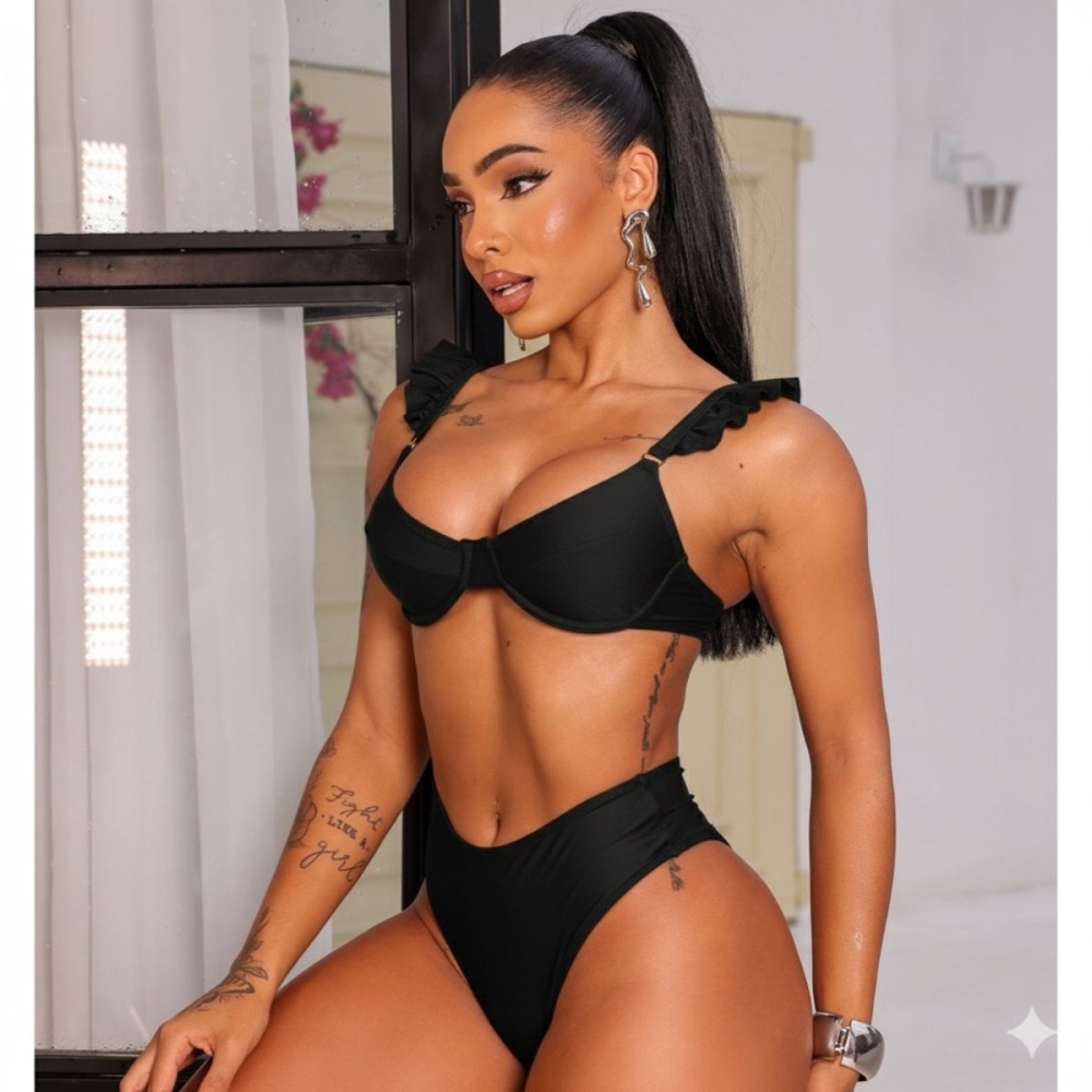 Biquíni Hot Pants De Babado Meia Taça Calcinha Fio Duplo - Preto