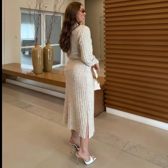 Vestido Midi Com Detalhe Corpete Assimétrico E Fendas