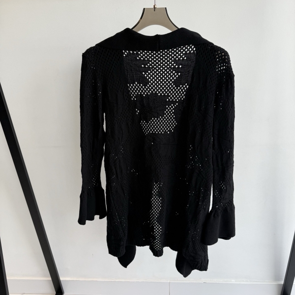Casaco Feminino Tricot com Babados e Punho Flare - Preto