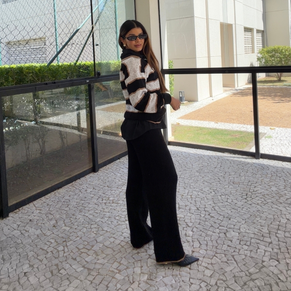 Conjunto Tricot Feminino Blusa Polo Listrada Zíper e Calça - Preto