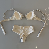 Biquíni Meia Taça Cintura Alta Com Pedraria Nas Alças - Champagne