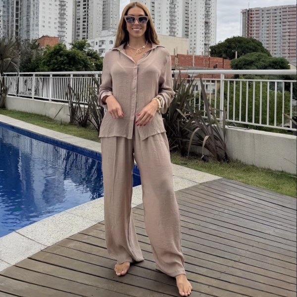 Saída de Praia Feminina Conjunto Camisa e Calça - Bege