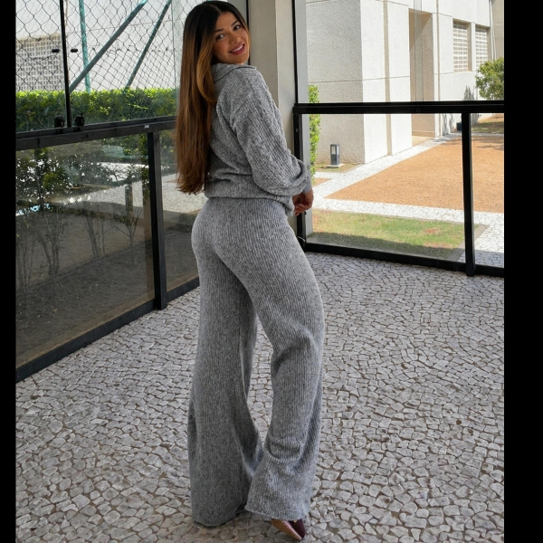 Conjunto Tricot Mousse Blusa Gola Polo Botões e Calça - Cinza