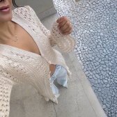 Maxi Cardigan Tricot Longo com Botões e Manga Flare - Bege Claro