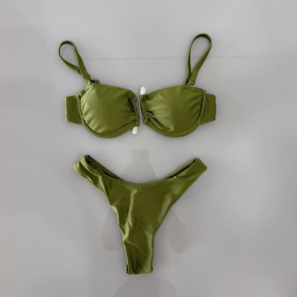 Kit Biquini Aplique Em Pedraria + Saia Com Amarração Frontal - Verde Oliva