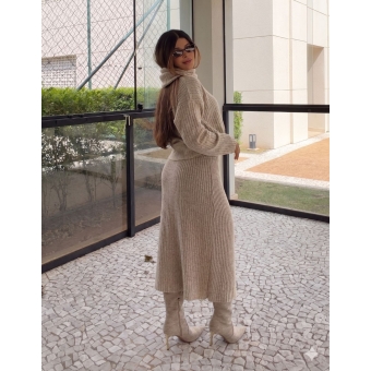 Conjunto Tricot Blusa com Cachecol Fixo Saia Midi com Fenda
