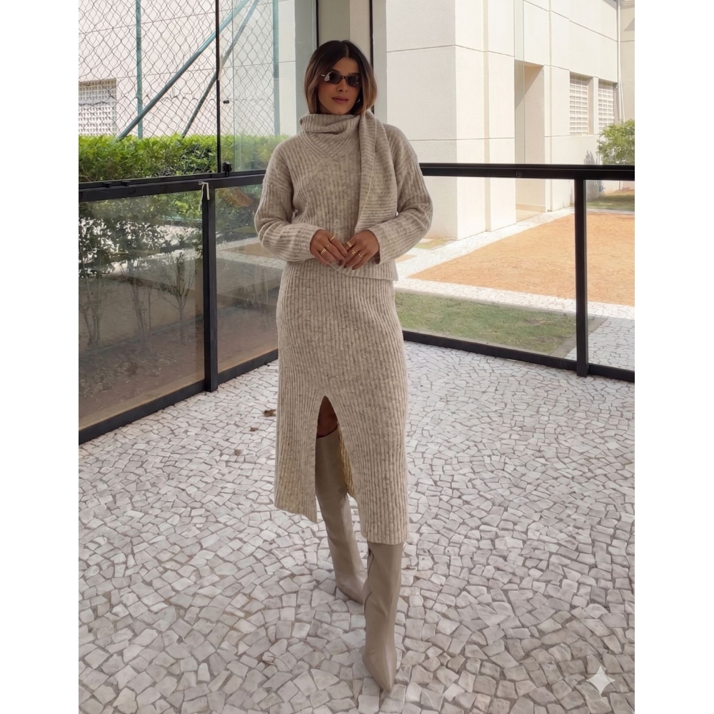 Conjunto Tricot Blusa com Cachecol Fixo Saia Midi com Fenda - Areia