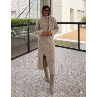 Conjunto Tricot Blusa com Cachecol Fixo Saia Midi com Fenda