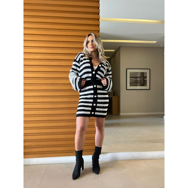 Conjunto Tricot (Casaco e Saia) - Branco e Preto