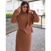 Conjunto Tricot Blusa com Cachecol Fixo Saia Midi com Fenda - Caramelo
