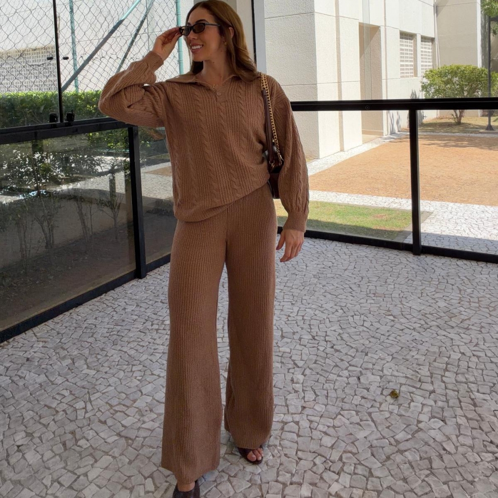 Conjunto Tricot Mousse Blusa Gola Polo Botões e Calça - Caramelo