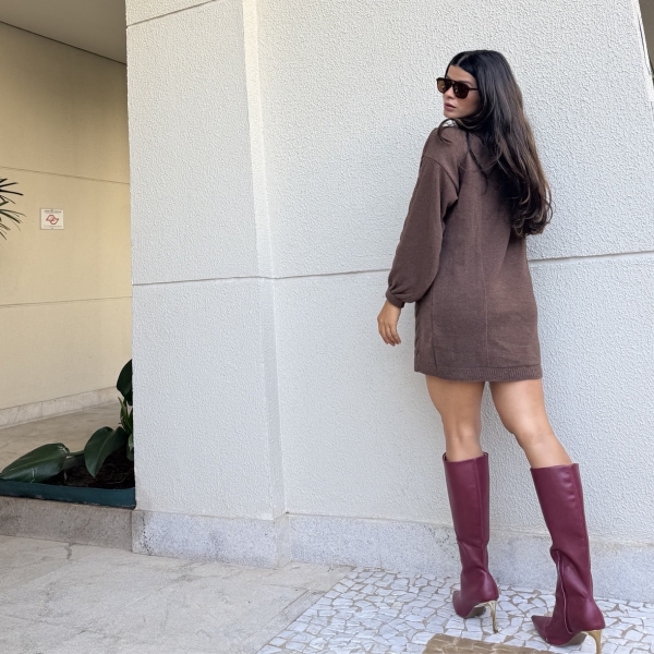Vestido Curto Tricot Mousse com Trama Trancada e Manga Longa - Marrom Café
