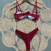 Biquíni com Bojo Estruturado Meia Taça e Calcinha Asa Delta - Vinho