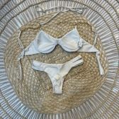 Biquíni  com Duas Alças Corrente e Lisa Calcinha com Tiras - Off