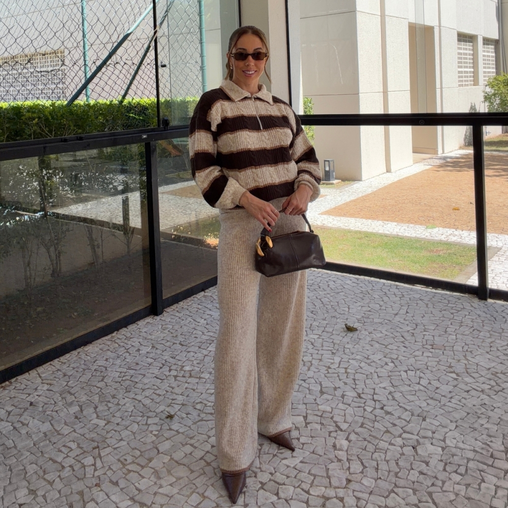 Conjunto Tricot Feminino Blusa Polo Listrada Zíper e Calça - Areia