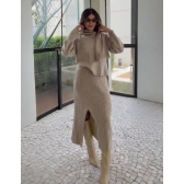 Conjunto Tricot Blusa com Cachecol Fixo Saia Midi com Fenda - Areia