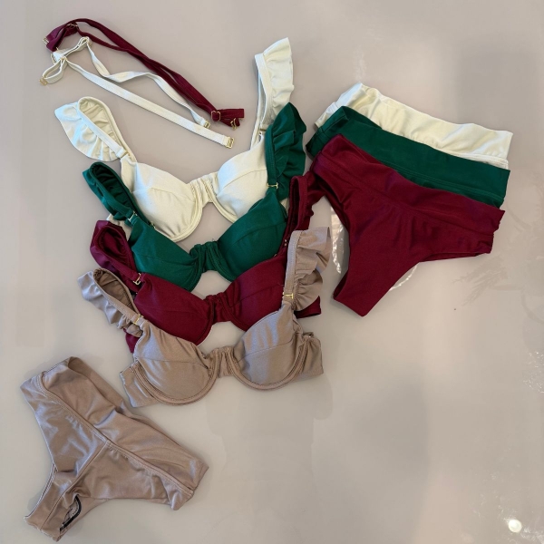 Biquíni Hot Pants De Babado Meia Taça Calcinha Fio Duplo - Vinho