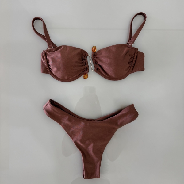 Kit Biquini Aplique Em Pedraria + Saia Com Amarração Frontal - Marrom