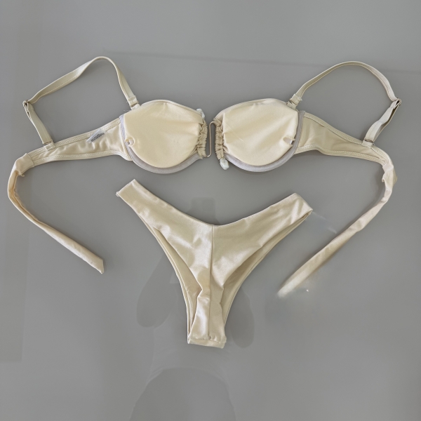 Kit Biquini Aplique Em Pedraria + Saia Com Amarração Frontal - Bege