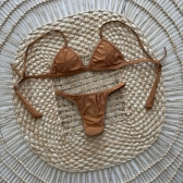 Biquíni Top Fixo e Calcinha Fita Lateral - Caramelo