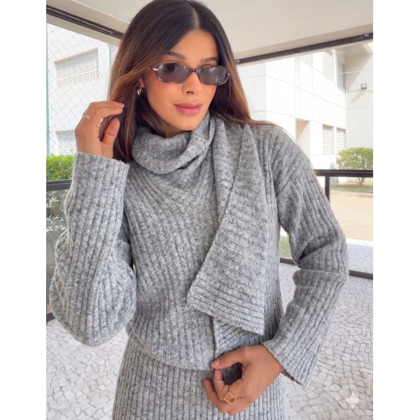 Conjunto Tricot Blusa com Cachecol Fixo Saia Midi com Fenda - Cinza